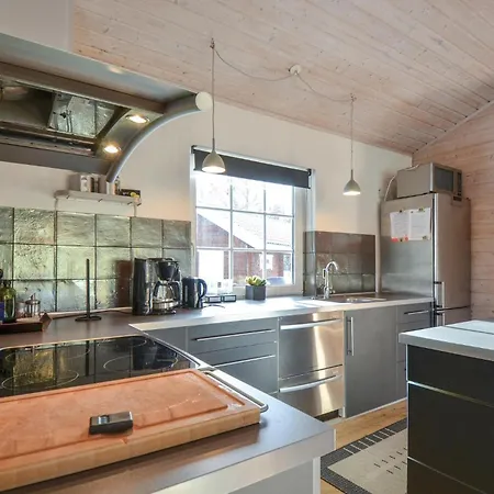 3 Bedroom Amazing In Ebeltoft Holiday home Oksenmolle